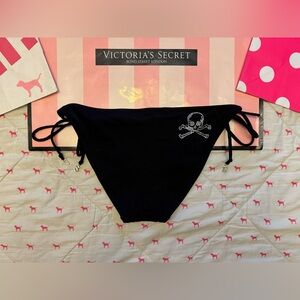 VICTORIA’S SECRET VINTAGE BLACK RHINESTONE BLING SKULL STRING BIKINI BOTTOM RARE